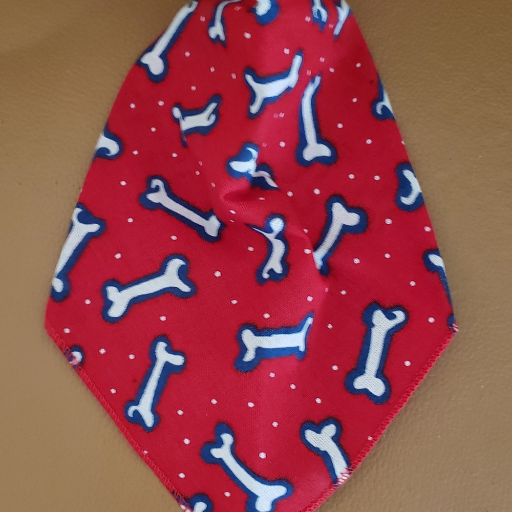 Doggie Bandana Scarf Red w Blue / White Bones